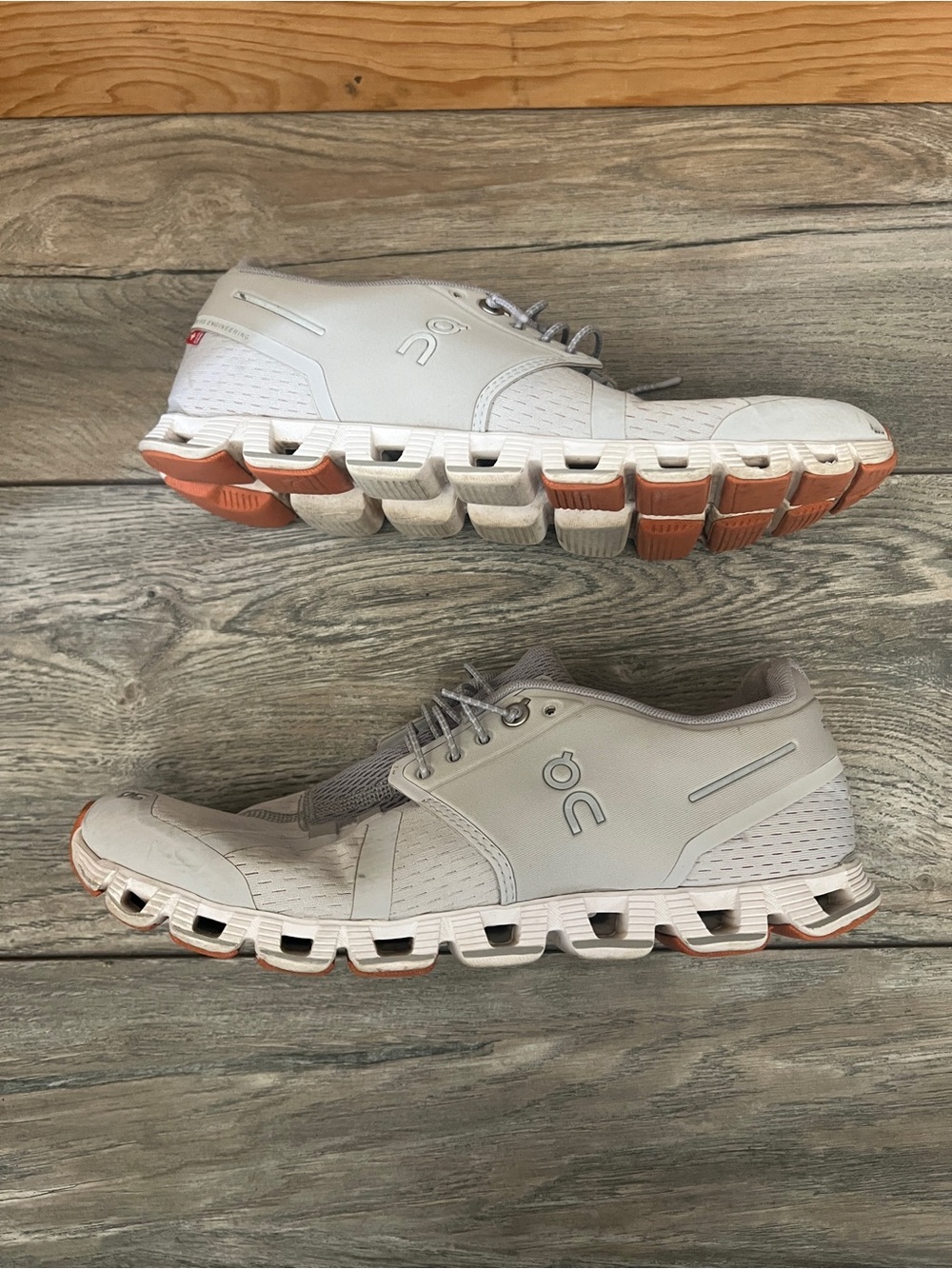 On Running women Cloudswift Trainers in White with/gray Accents